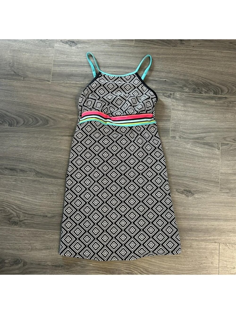 Title Nine Swimdress Womens Small Plunge Black Geometric Stripe Built In Bra